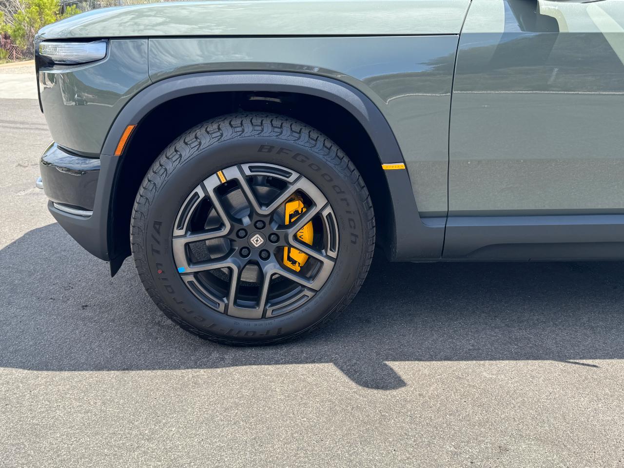 2027 Rivian R2 PERFORMANCE — миниатюра 12