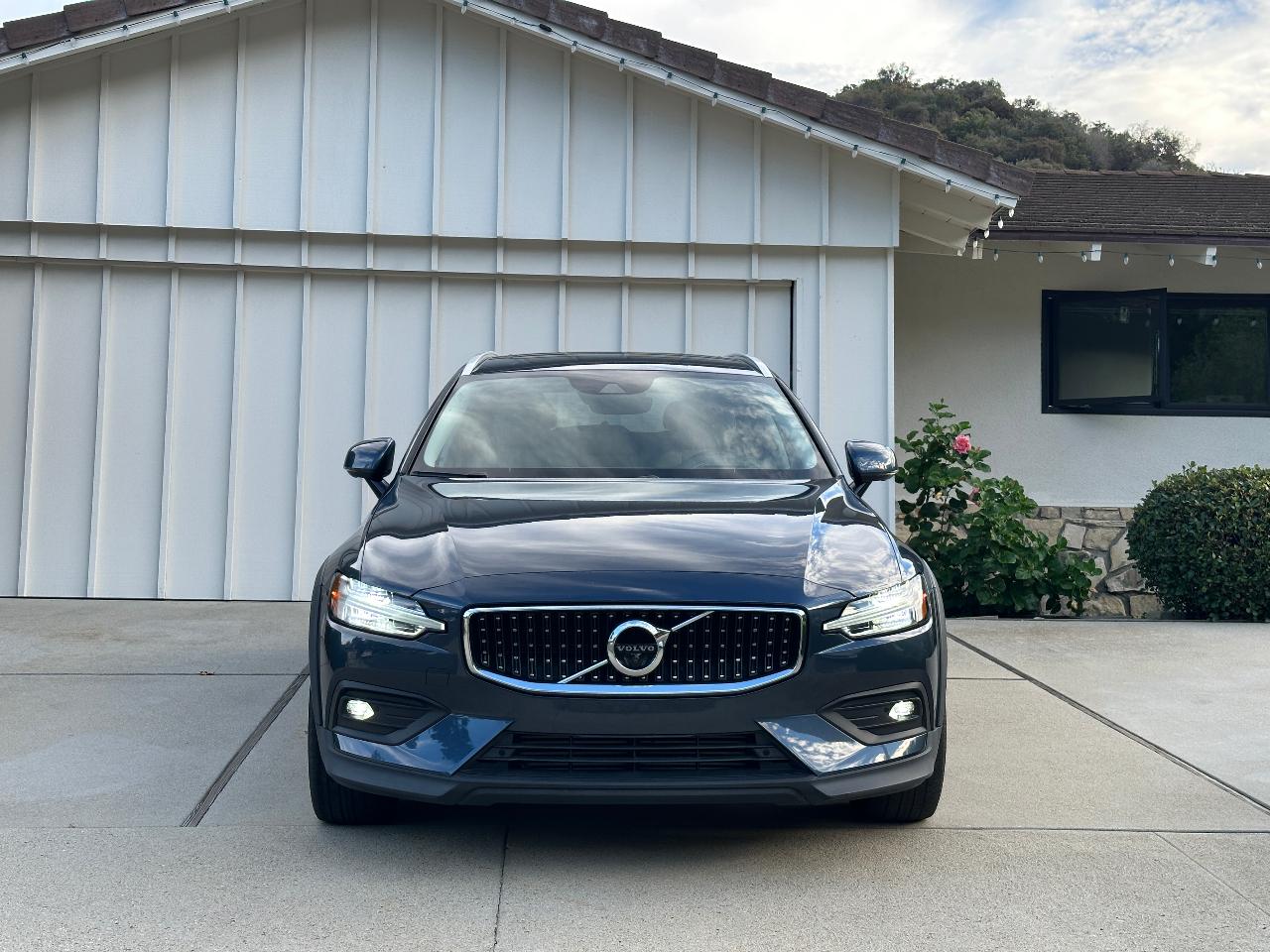 صورة 2 لـ 2021 Volvo V60 CROSS COUNTRY T5