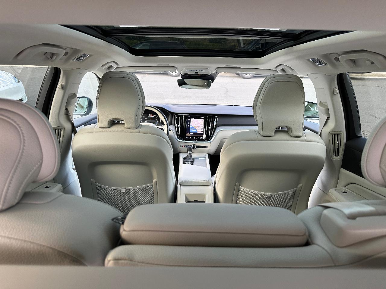 صورة مصغرة 11 لـ 2021 Volvo V60 CROSS COUNTRY T5