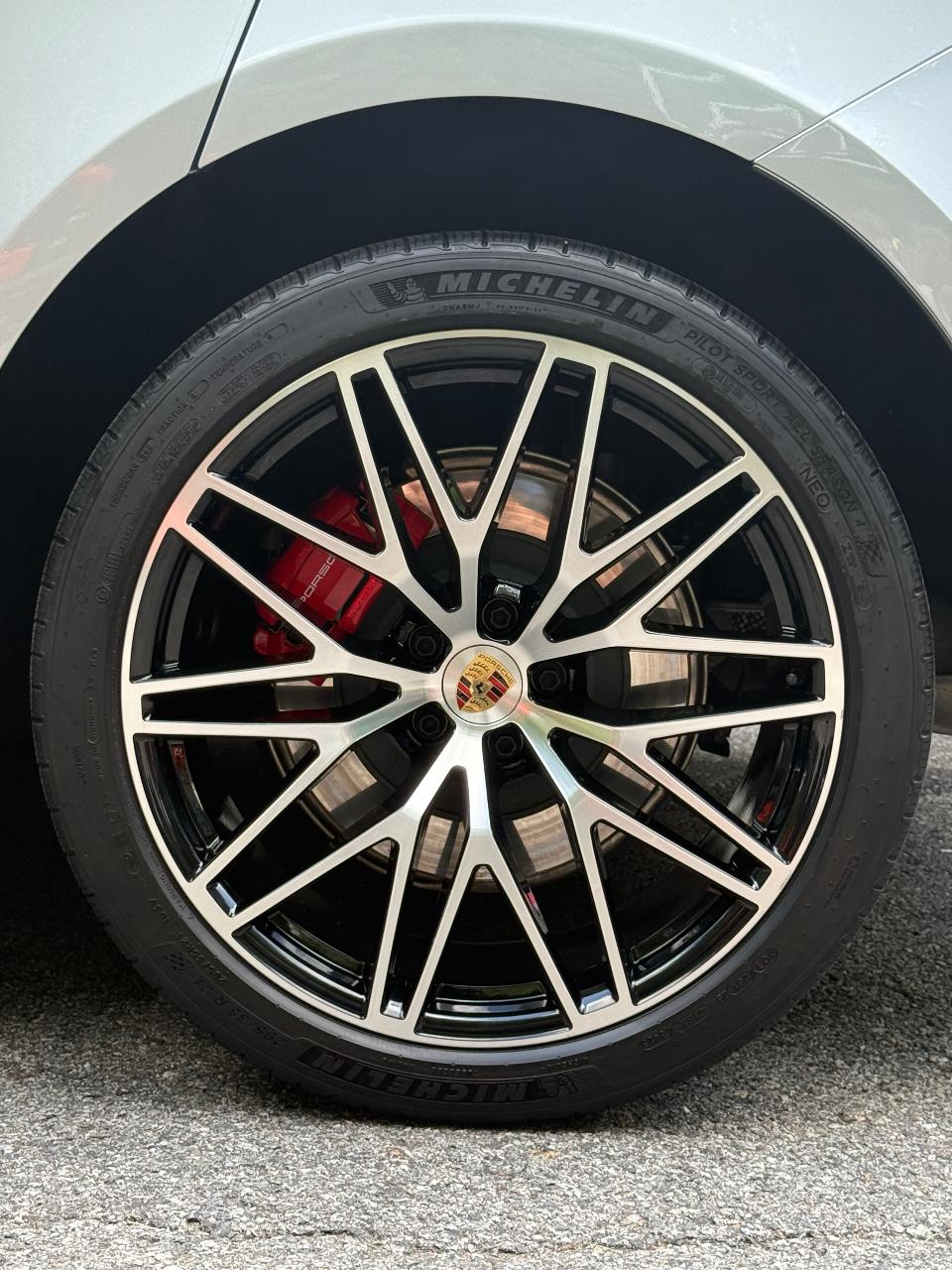 صورة مصغرة 11 لـ 2024 Porsche MACAN MACAN GTS