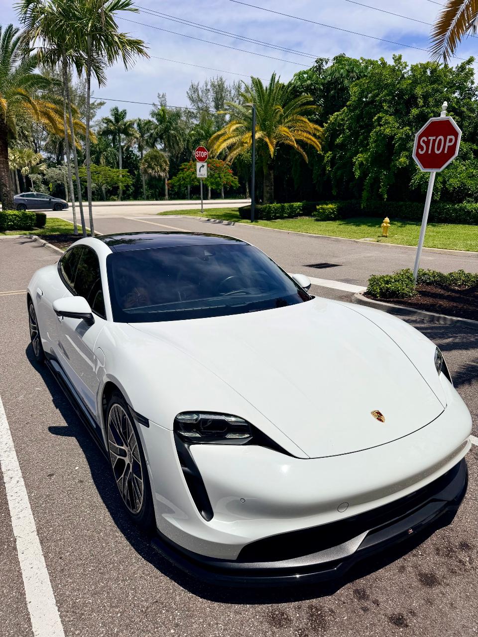 صورة 5 لـ 2020 Porsche TAYCAN TAYCAN 4S