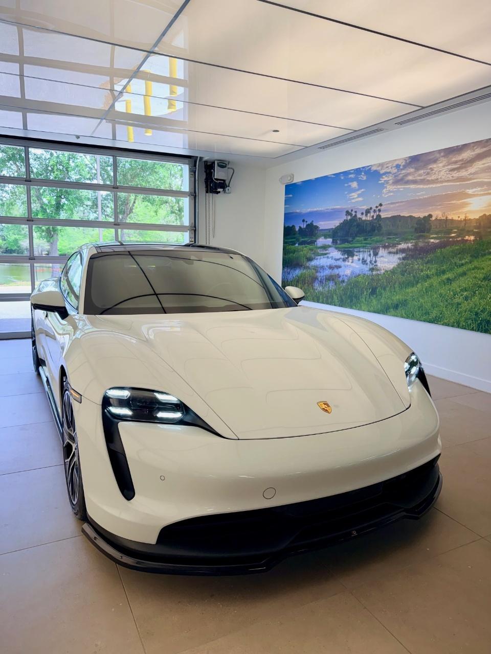 صورة 9 لـ 2020 Porsche TAYCAN TAYCAN 4S