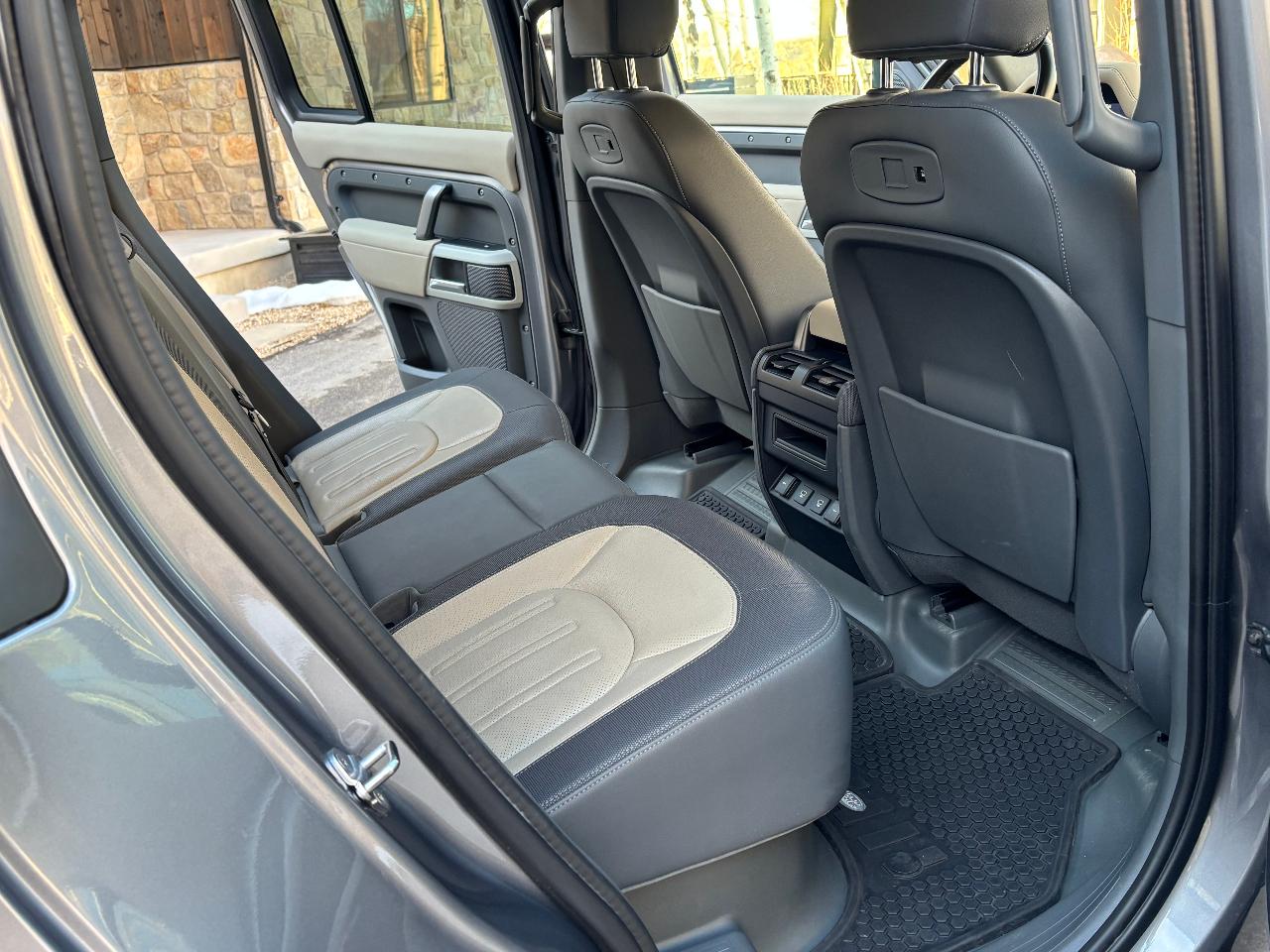 2021 LAND Rover DEFENDER X-DYNAMIC SE thumbnail 23