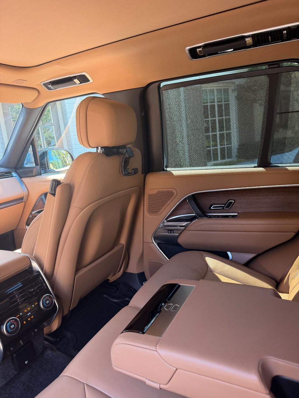 2026 LAND Rover RANGE ROVER P400 SE SWB — миниатюра 18