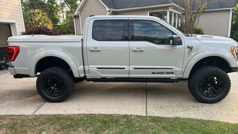 2023 FORD F-150 LARIAT — фото 3