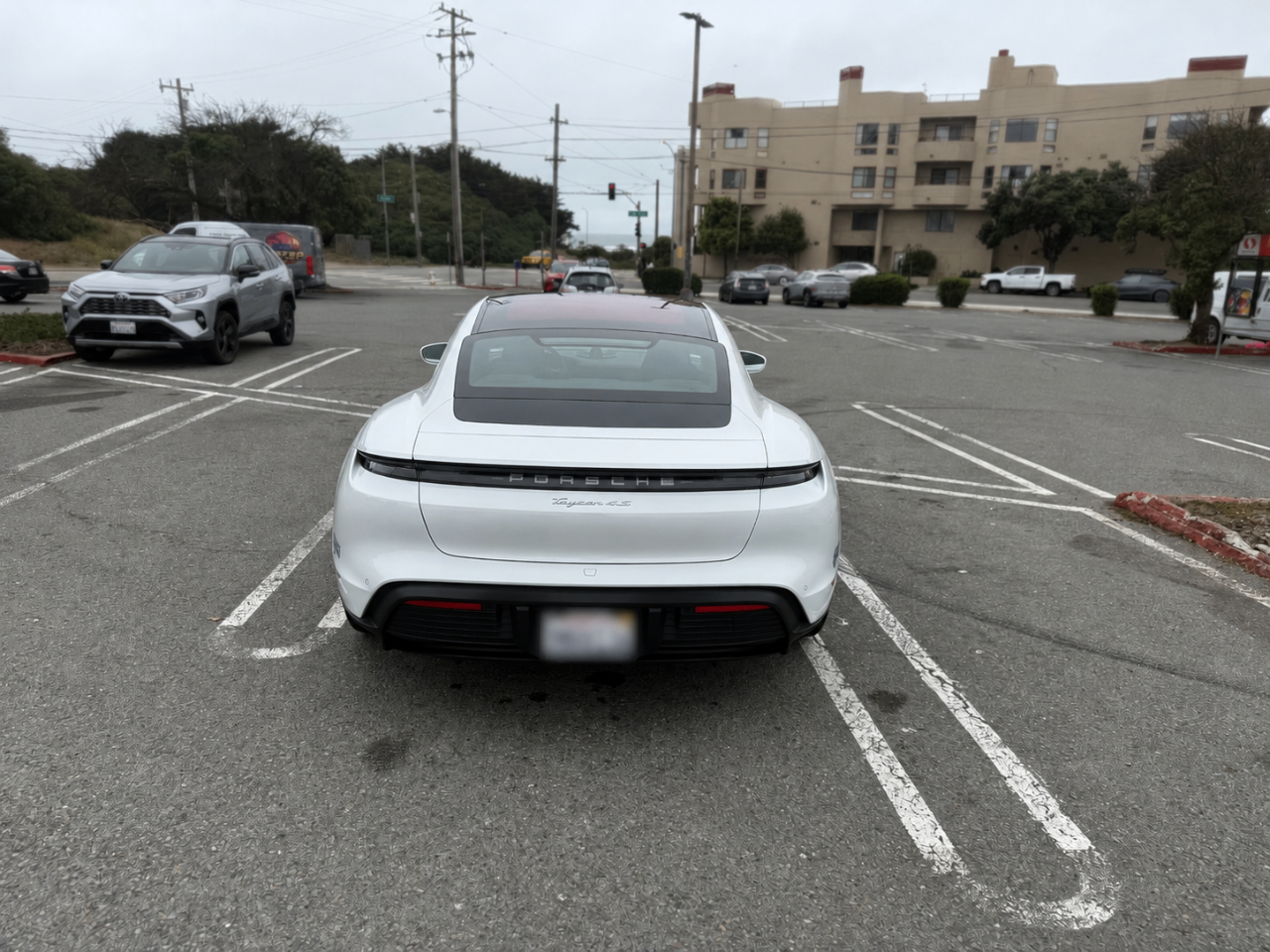 صورة مصغرة 17 لـ 2021 Porsche TAYCAN TAYCAN 4S