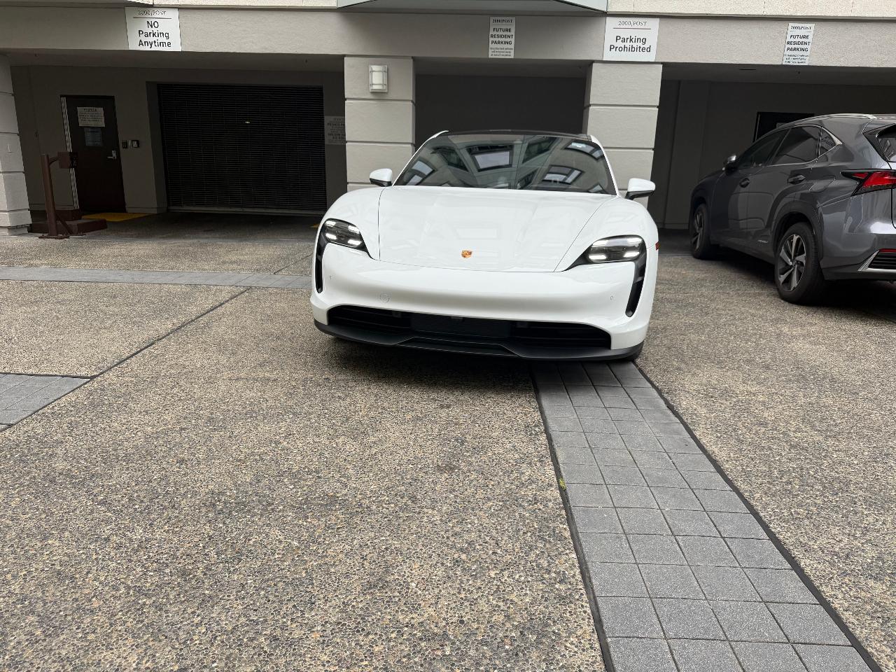 صورة مصغرة 3 لـ 2021 Porsche TAYCAN TAYCAN 4S