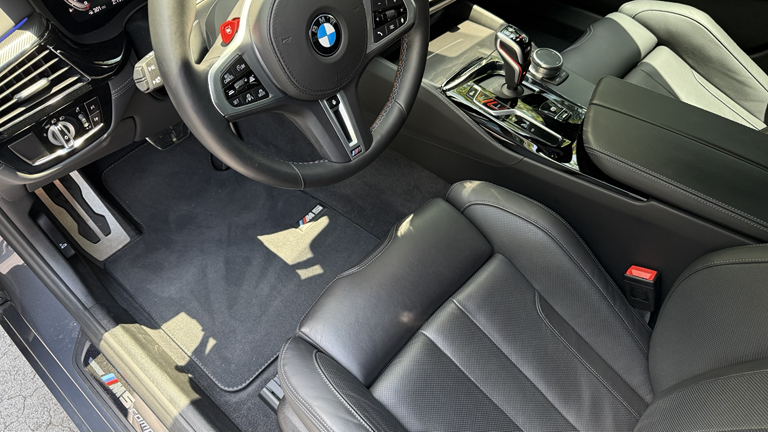 صورة 6 لـ 2021 BMW M5 BASE