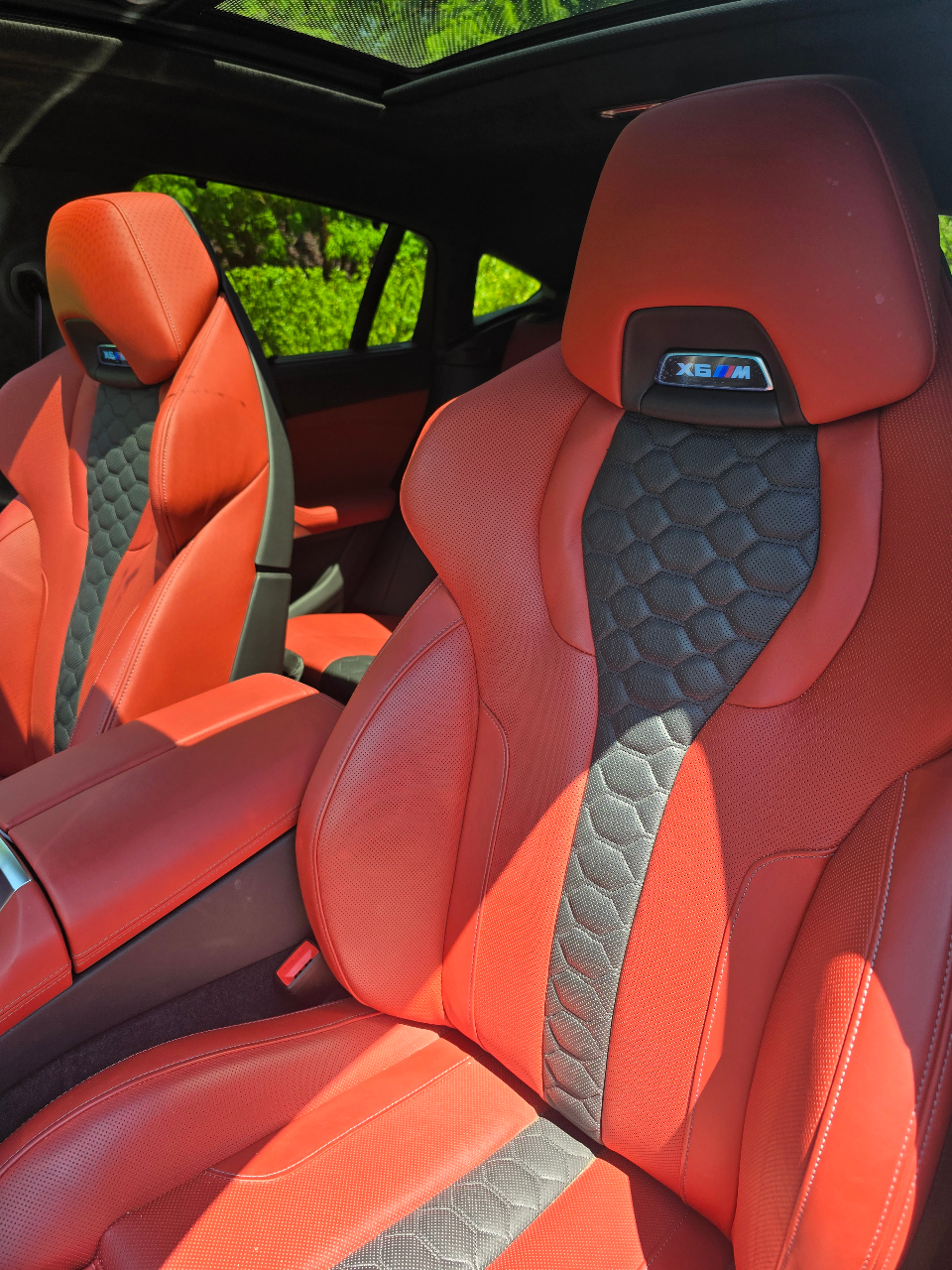 صورة 8 لـ 2025 BMW X6 M BASE