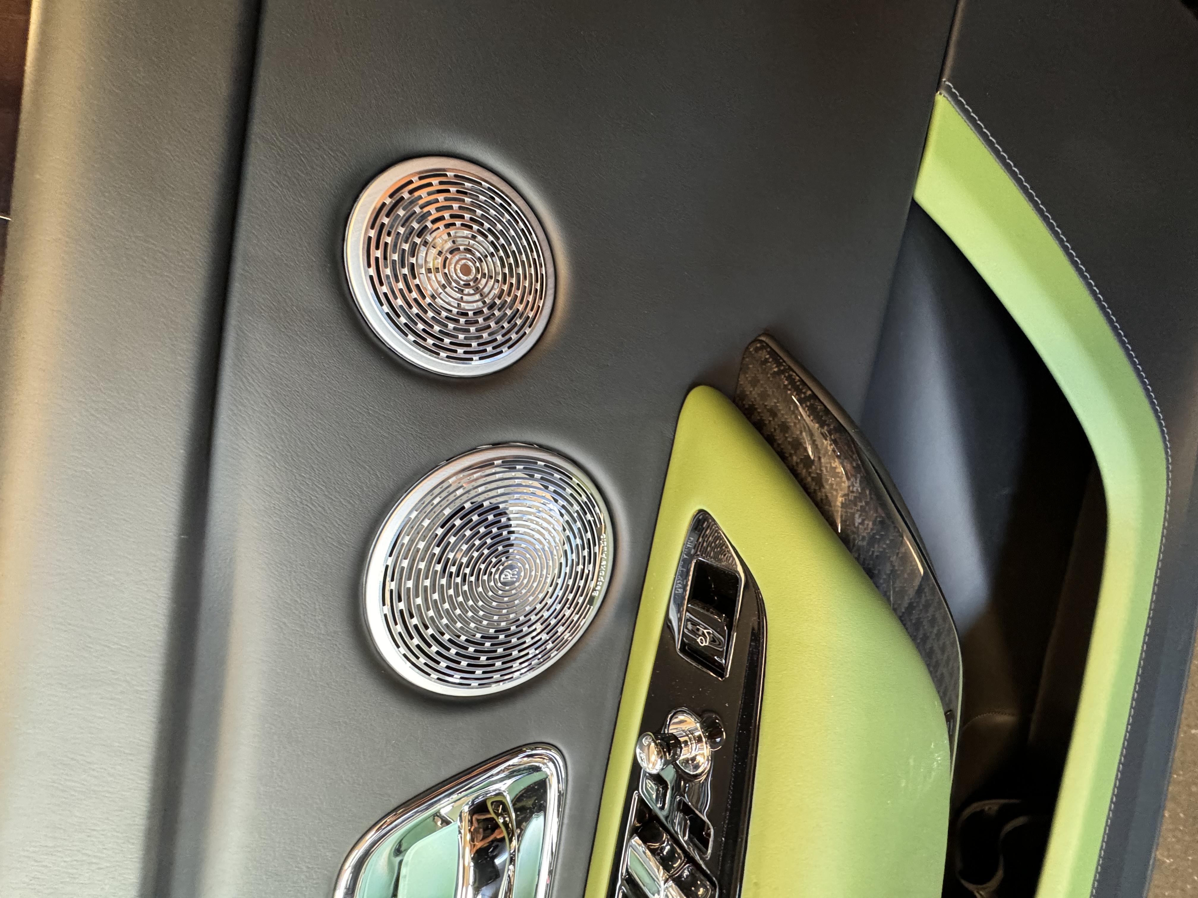 2023 ROLLS-ROYCE CULLINAN BLACK BADGE — фото 5