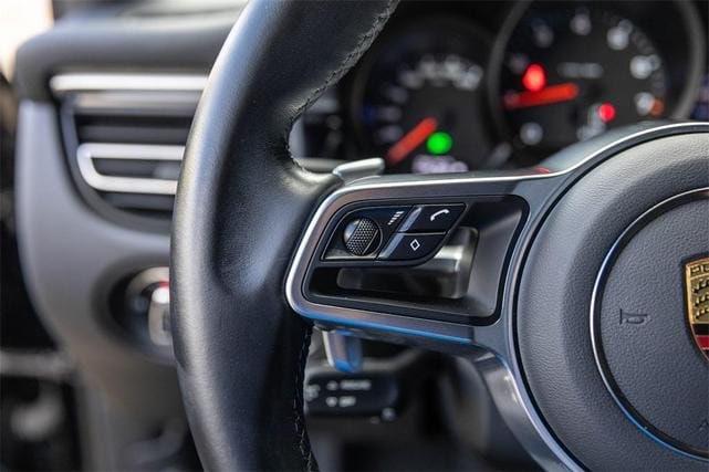 صورة 9 لـ 2021 Porsche MACAN