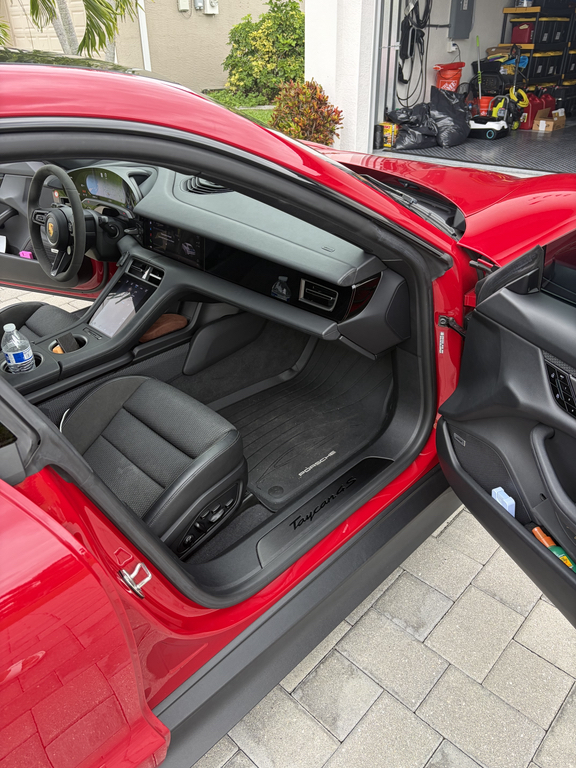 صورة مصغرة 8 لـ 2020 Porsche TAYCAN TAYCAN 4S