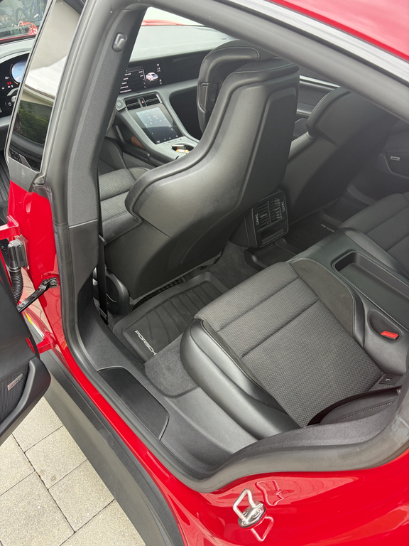 صورة مصغرة 7 لـ 2020 Porsche TAYCAN TAYCAN 4S