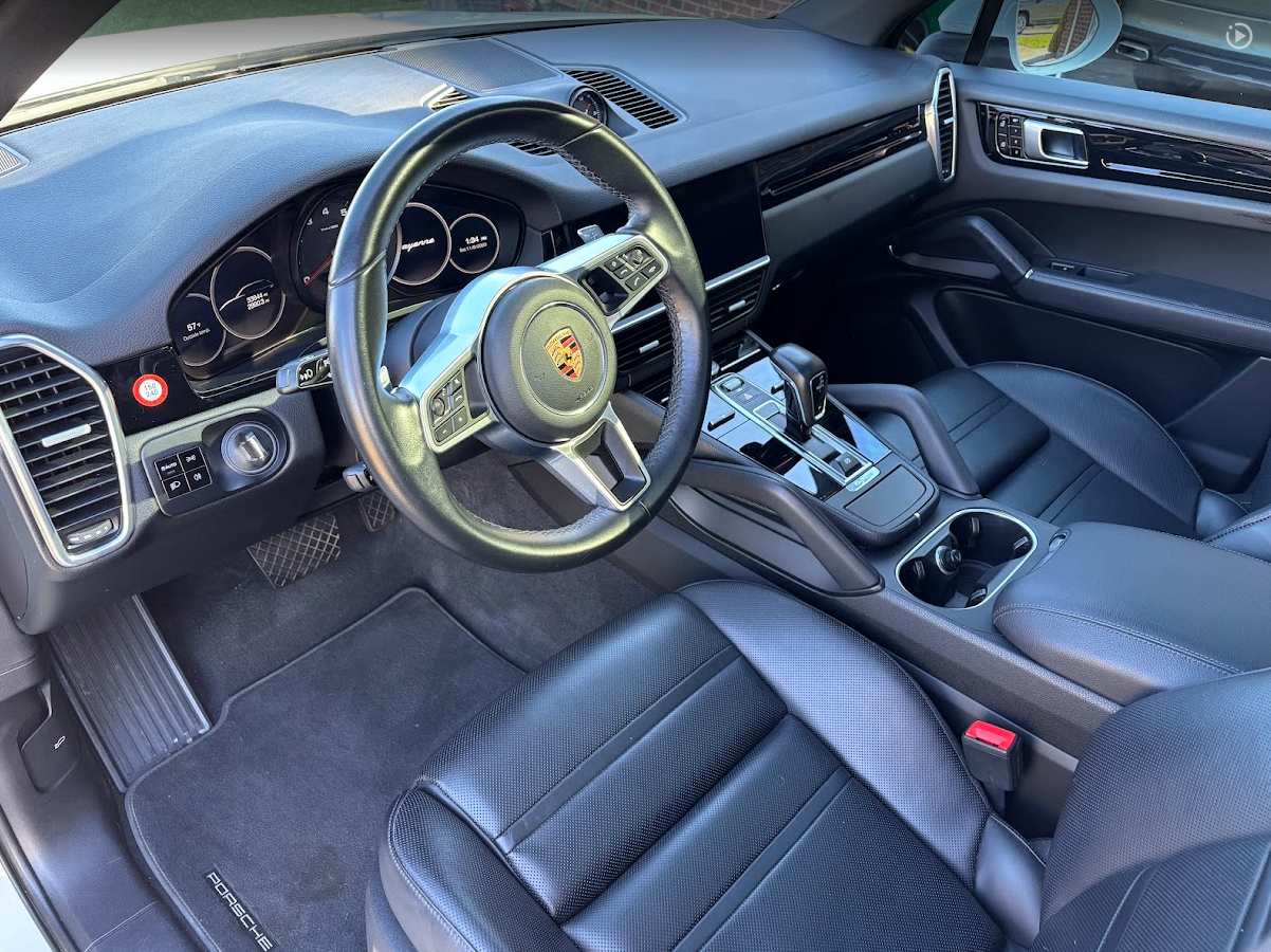 PORSCHE CAYENNE - 8