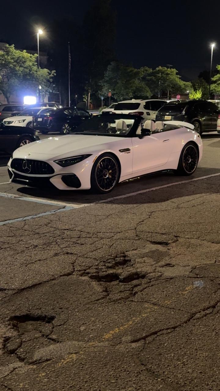 صورة 1 لـ 2022 Mercedes-BENZ AMG SL 55 BASE