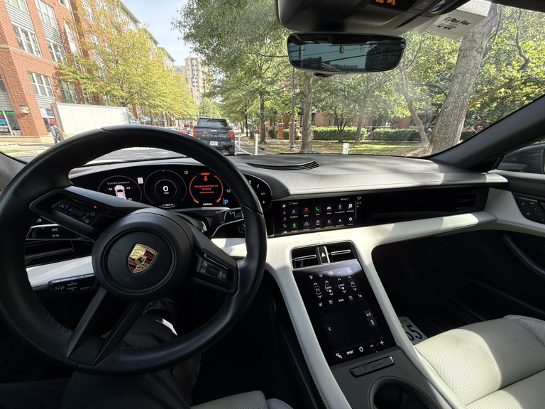 صورة 5 لـ 2022 Porsche TAYCAN TAYCAN 4S