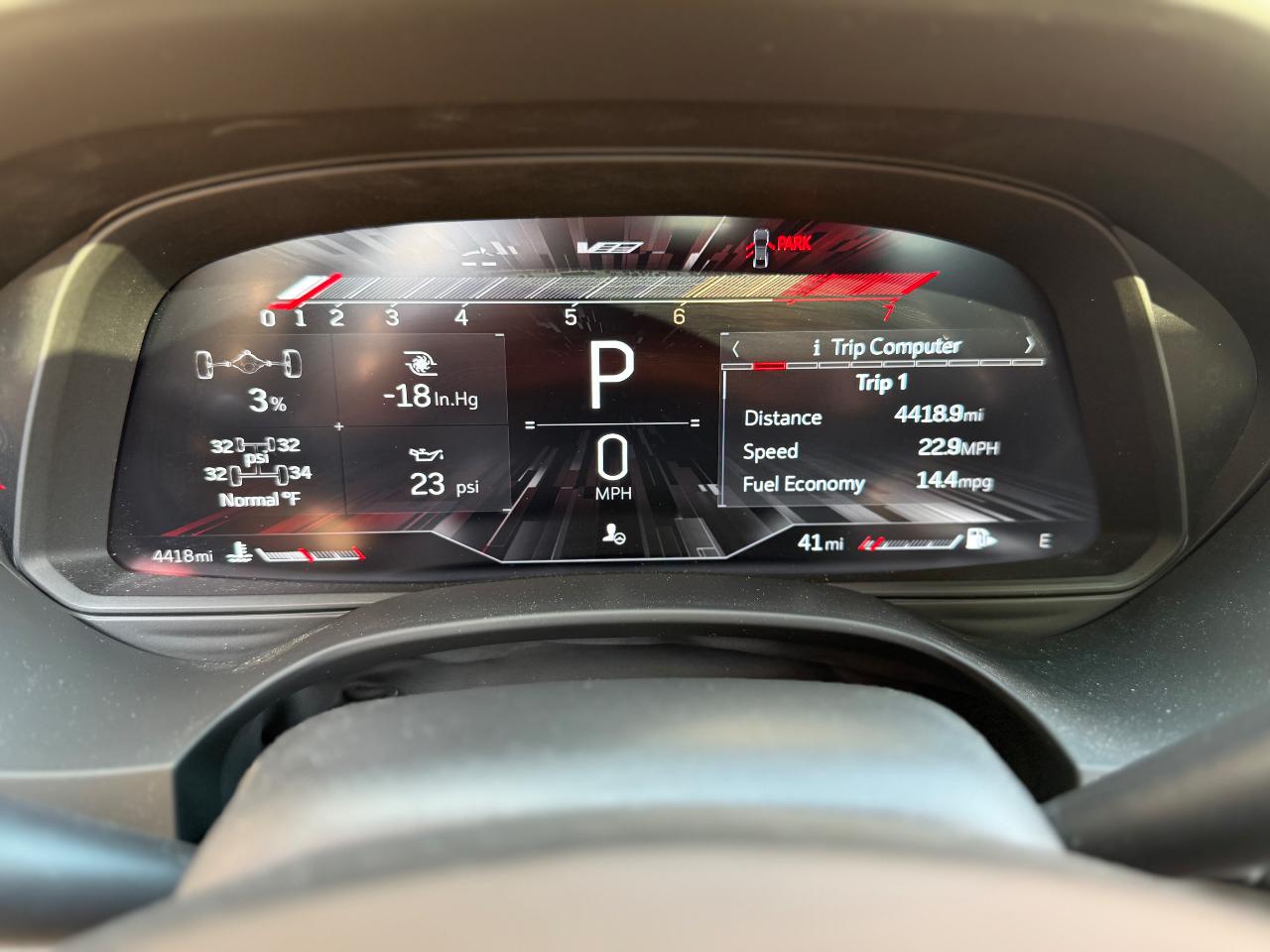 2025 Cadillac CT4-V BLACKWING 照片 10