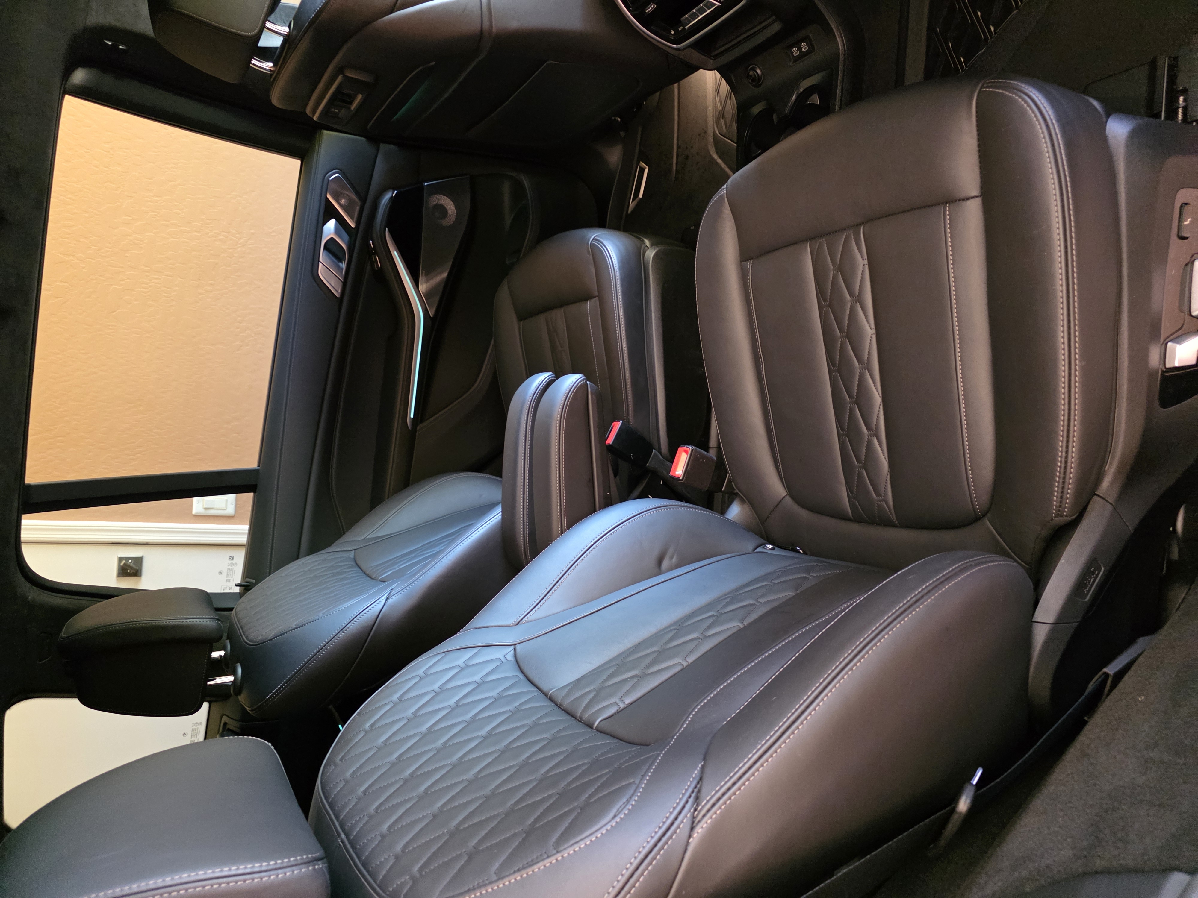صورة 7 لـ 2021 BMW ALPINA XB7 BASE