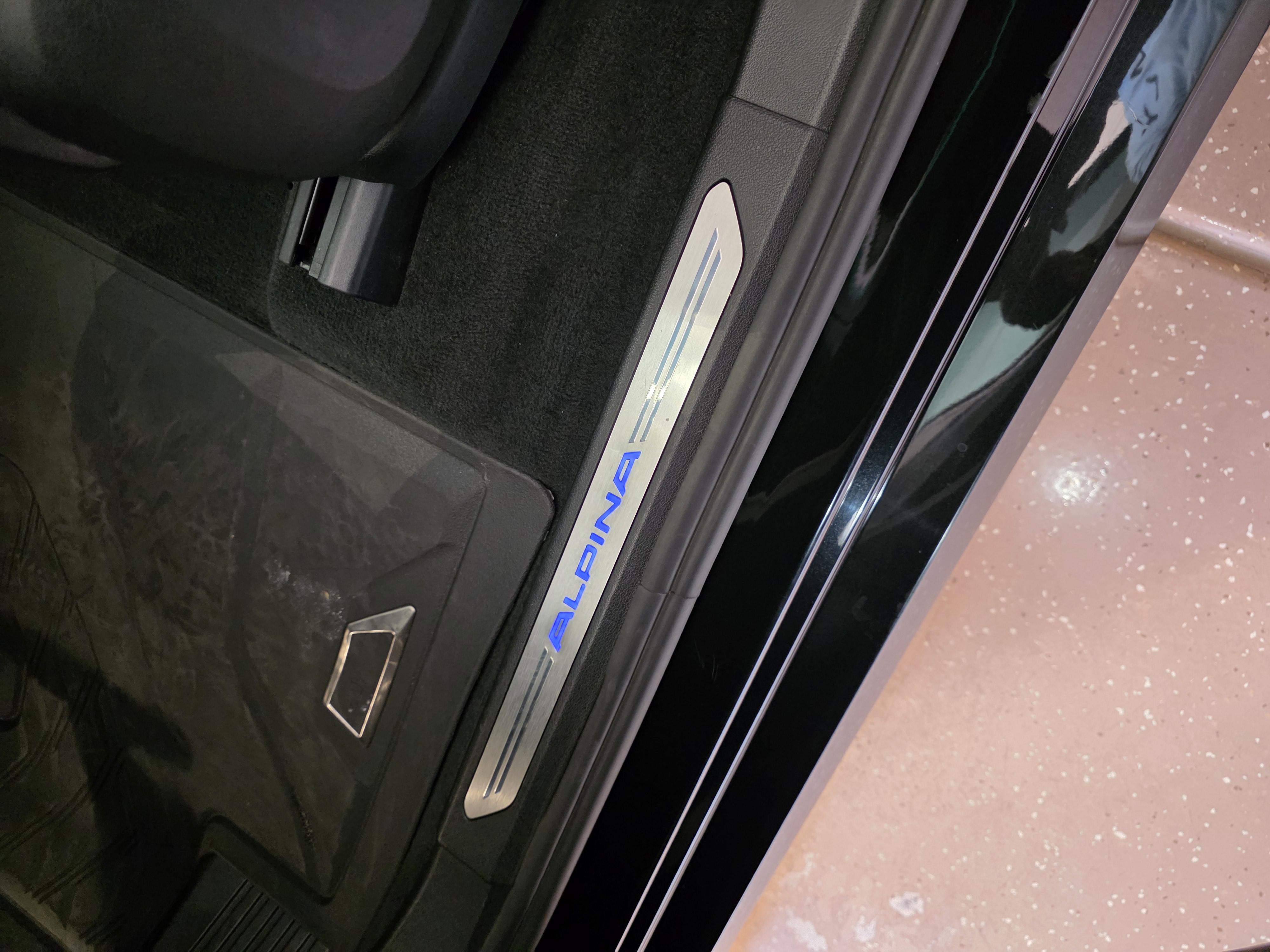 صورة 2 لـ 2021 BMW ALPINA XB7 BASE