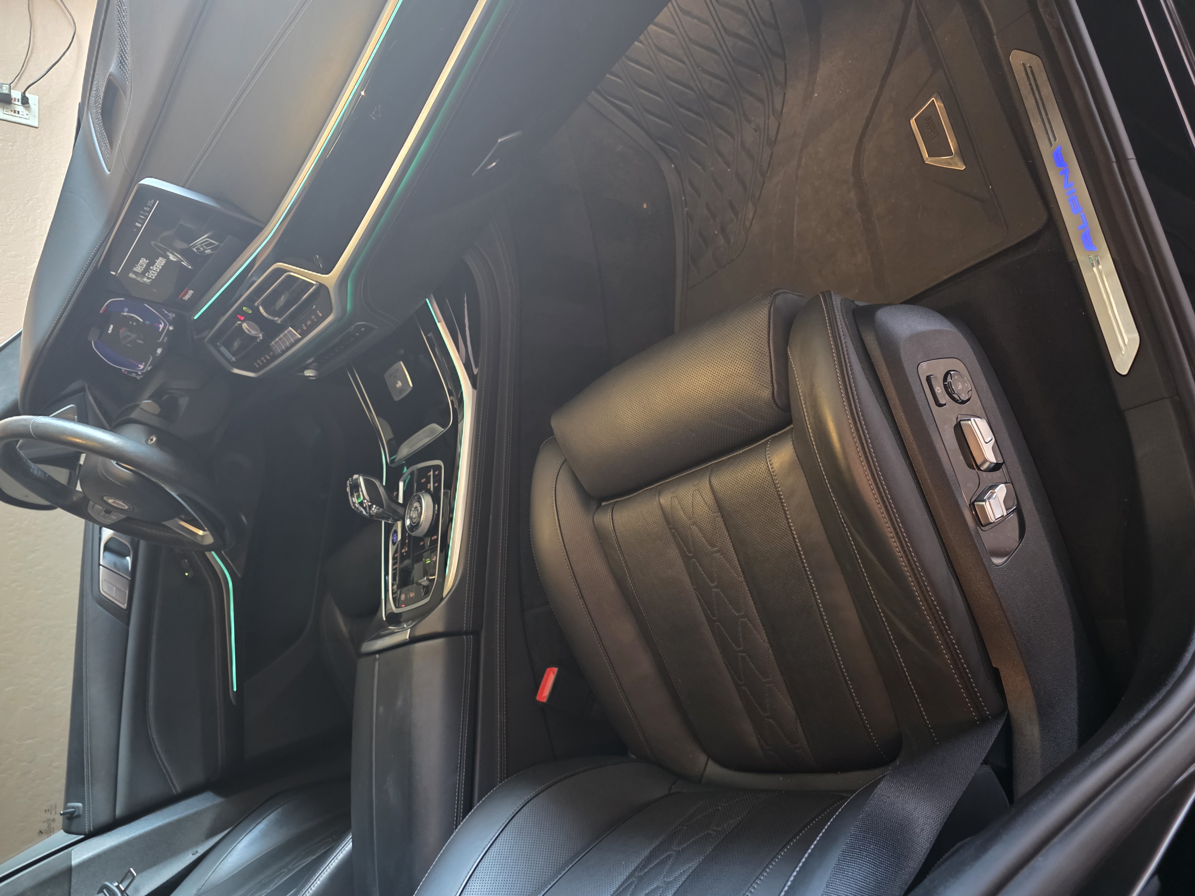 صورة 19 لـ 2021 BMW ALPINA XB7 BASE