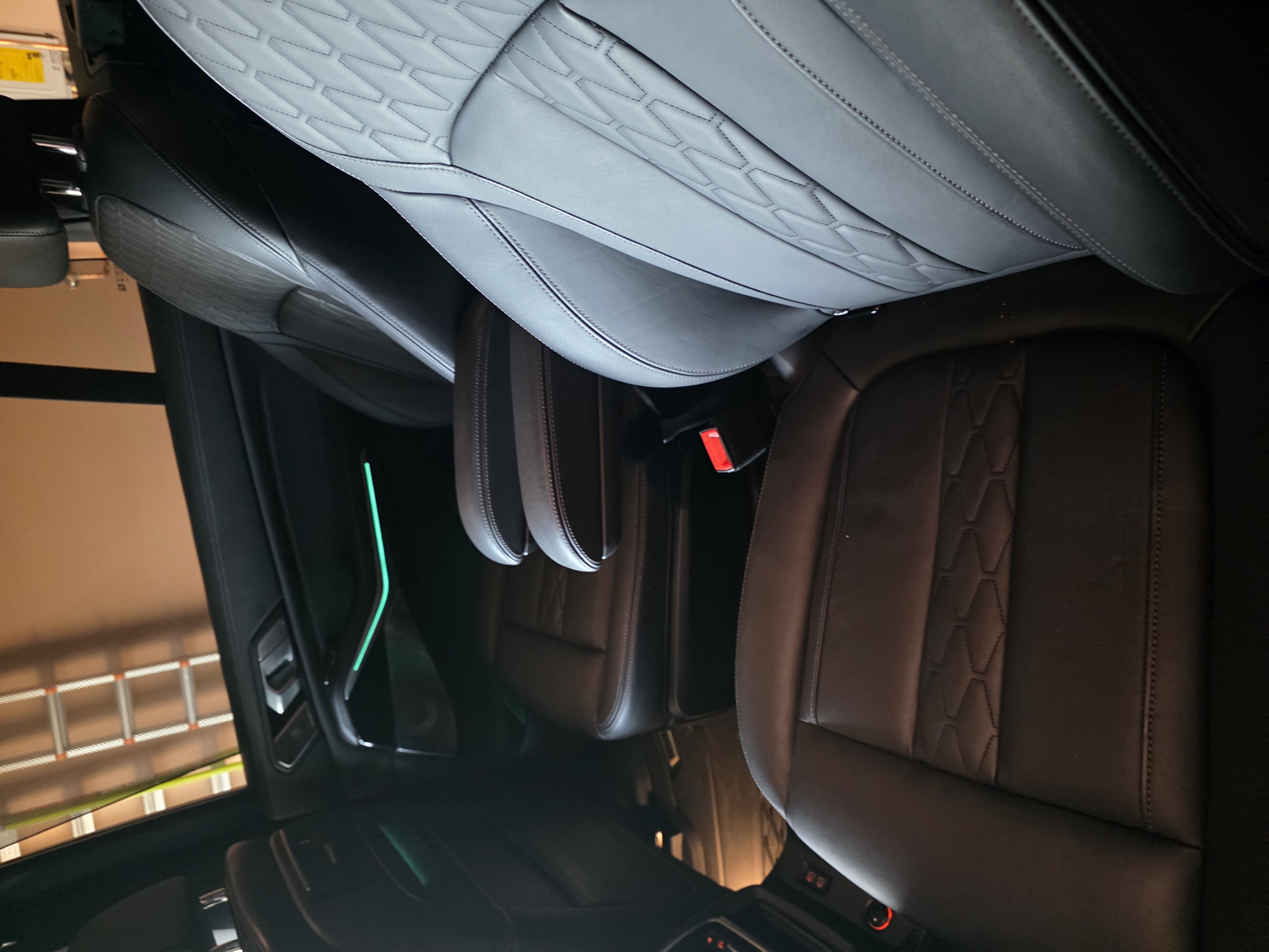 صورة 12 لـ 2021 BMW ALPINA XB7 BASE
