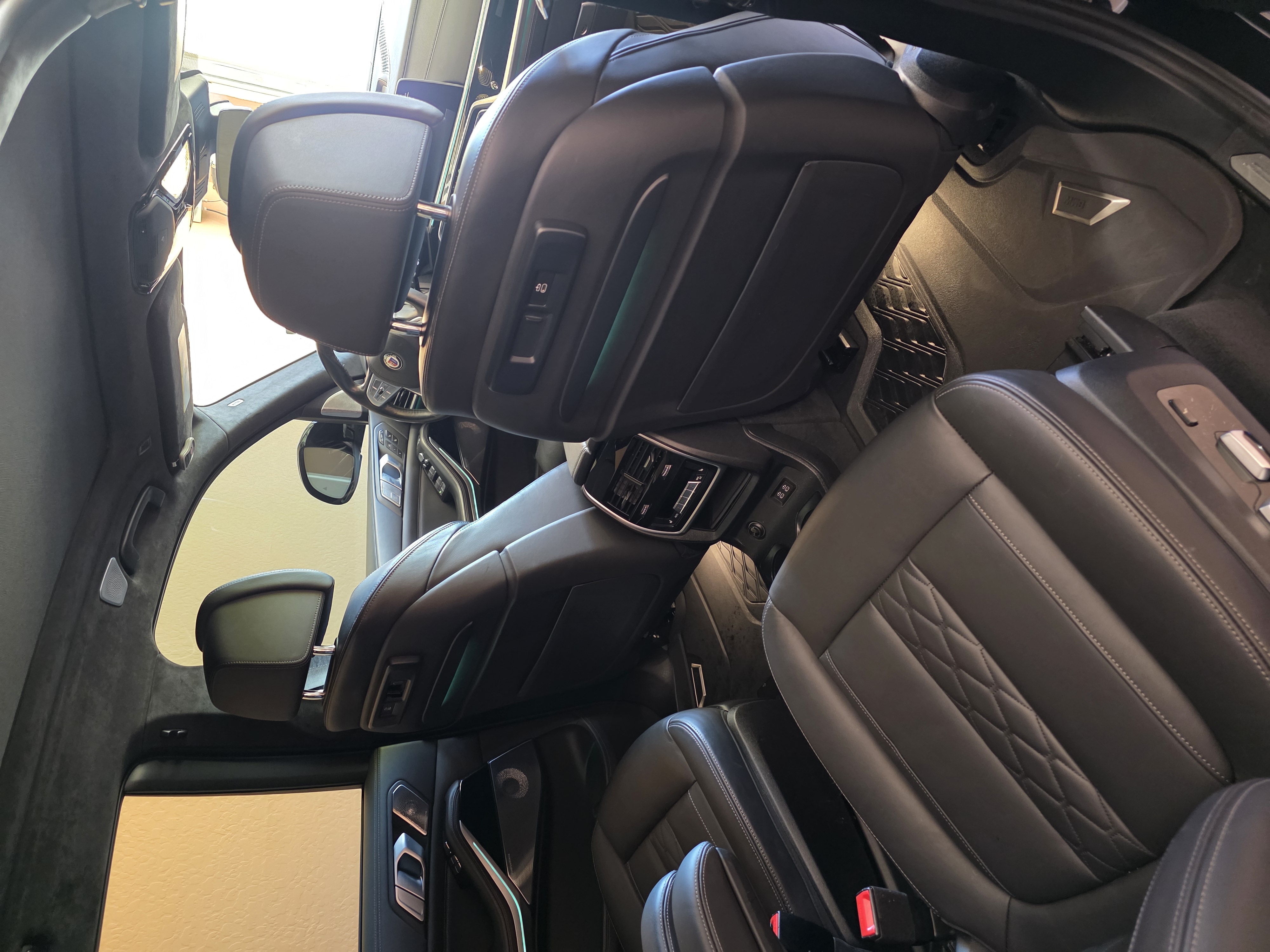 صورة 6 لـ 2021 BMW ALPINA XB7 BASE