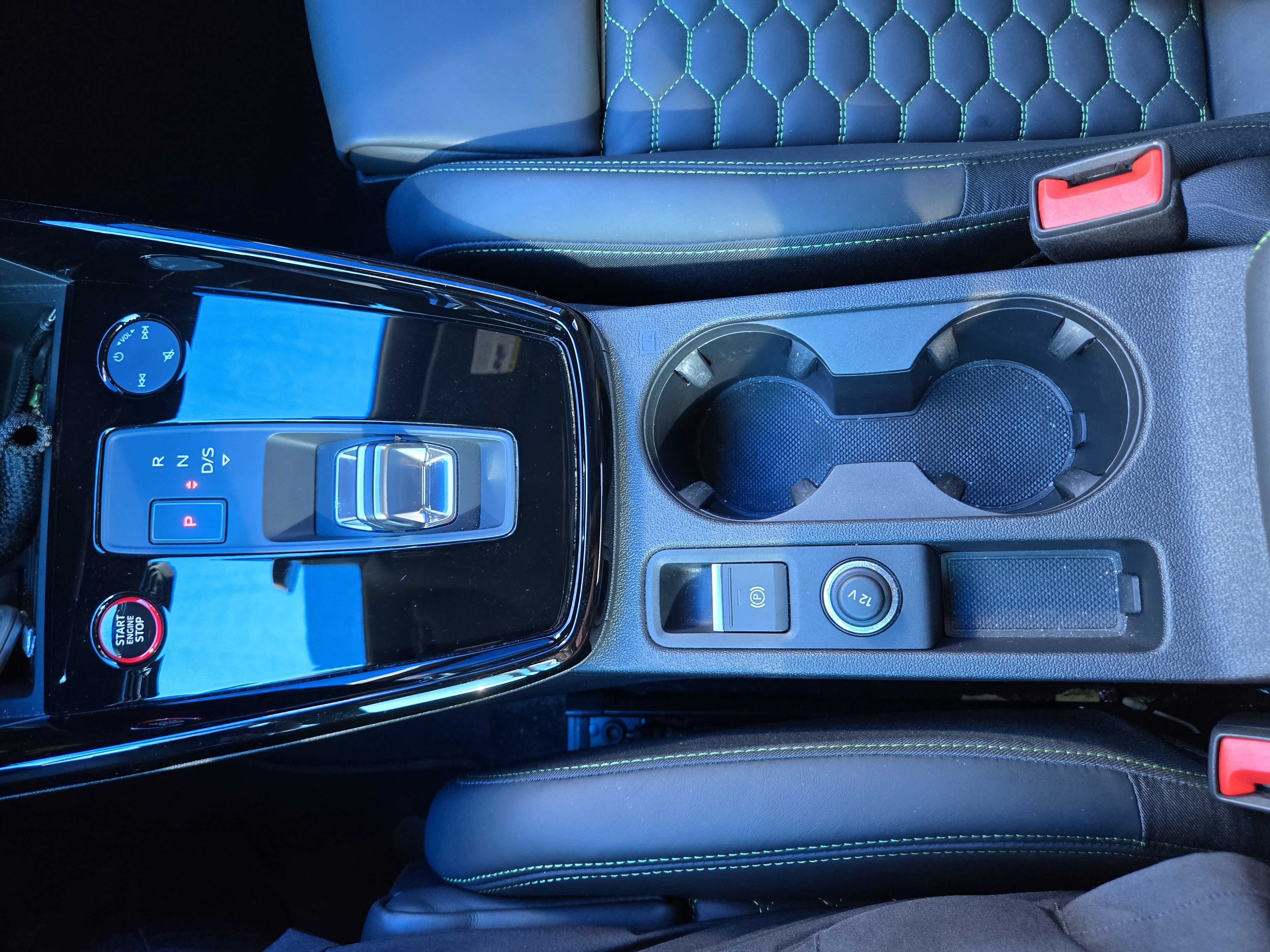 صورة مصغرة 28 لـ 2024 AUDI RS 3 2.5T