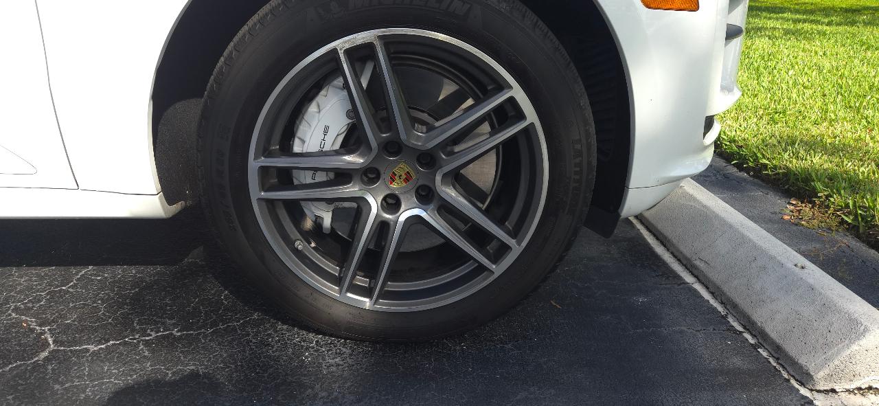 صورة 18 لـ 2021 Porsche MACAN MACAN TURBO