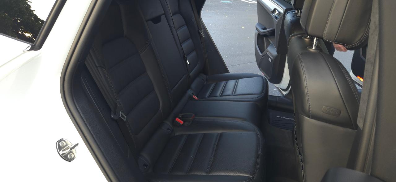 صورة 13 لـ 2021 Porsche MACAN MACAN TURBO