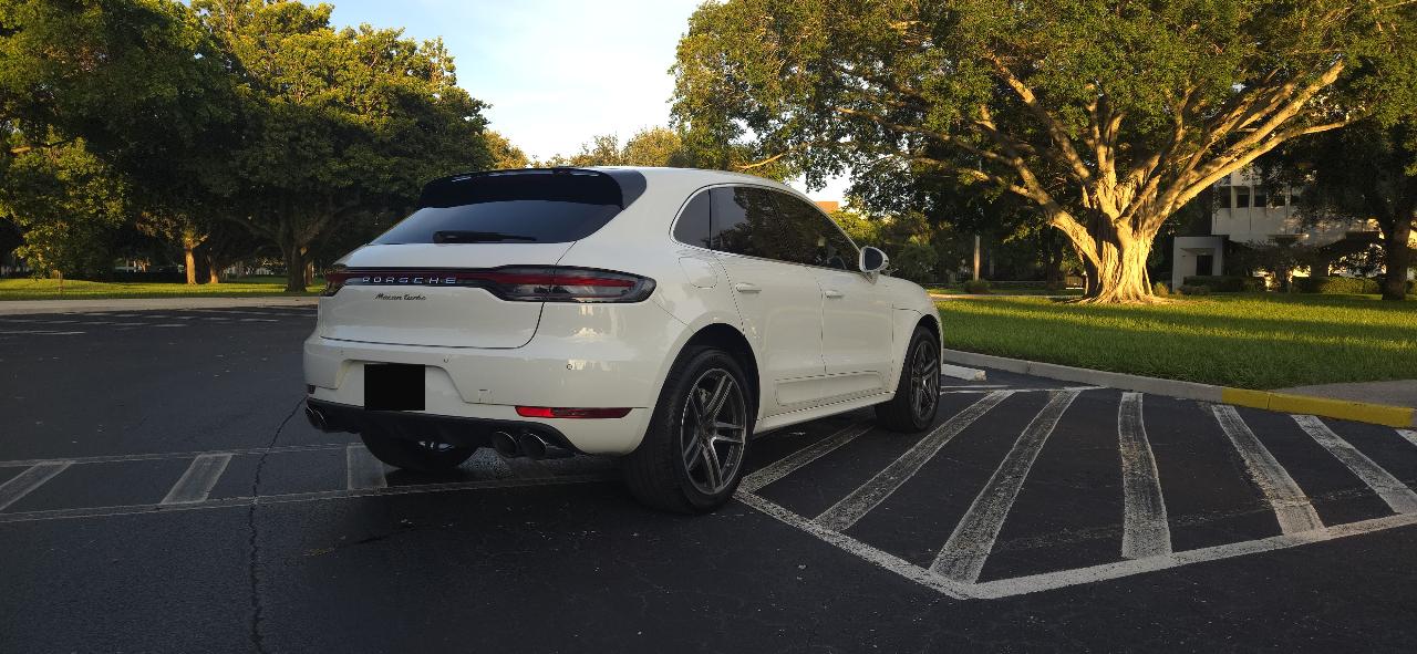 صورة 5 لـ 2021 Porsche MACAN MACAN TURBO