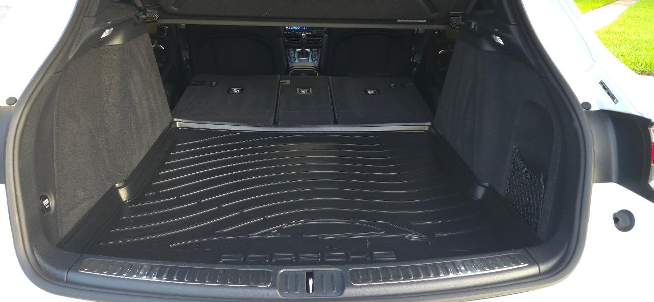 صورة 17 لـ 2021 Porsche MACAN MACAN TURBO