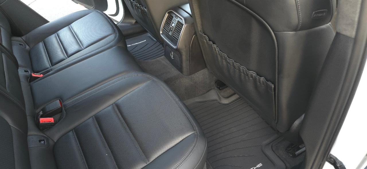 صورة 14 لـ 2021 Porsche MACAN MACAN TURBO