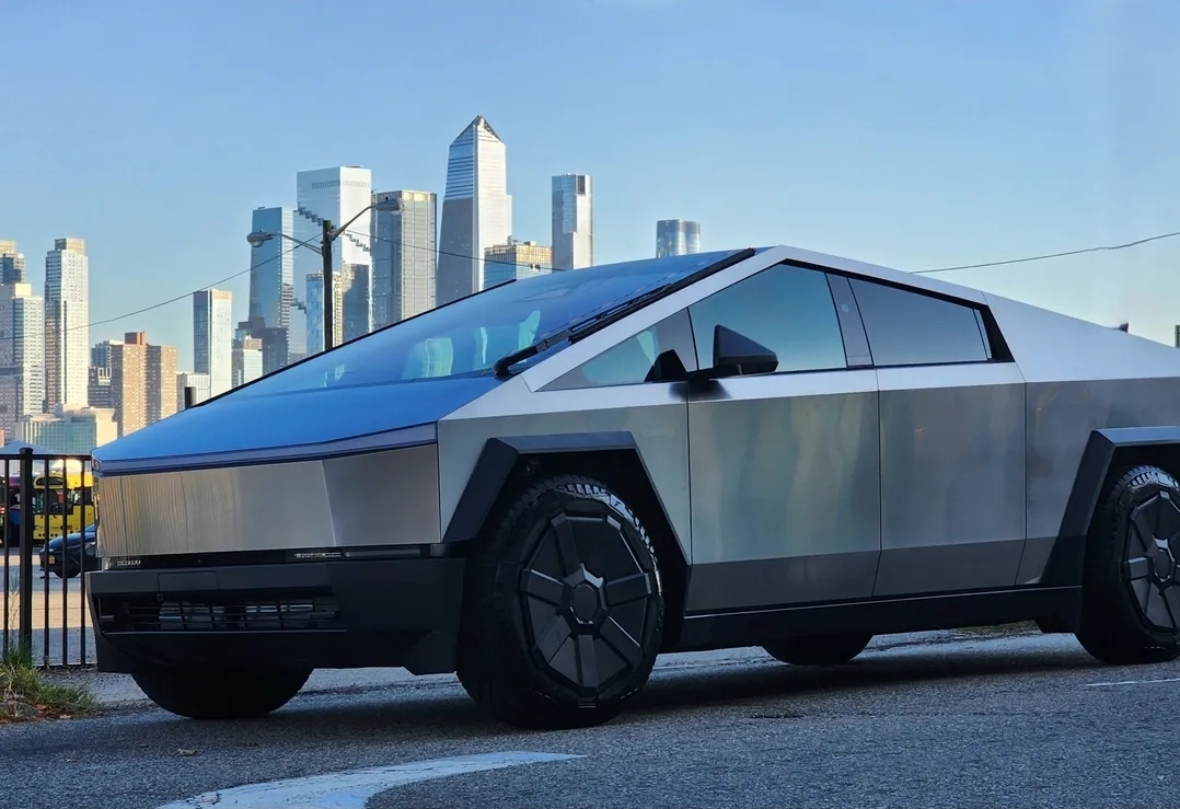 صورة 1 لـ 2024 Tesla CYBERTRUCK AWD