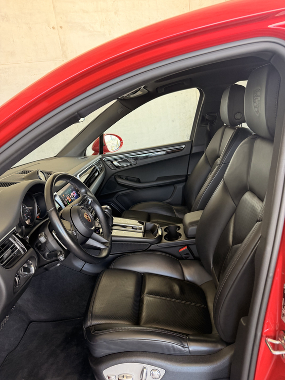 2023 Porsche MACAN — миниатюра 12