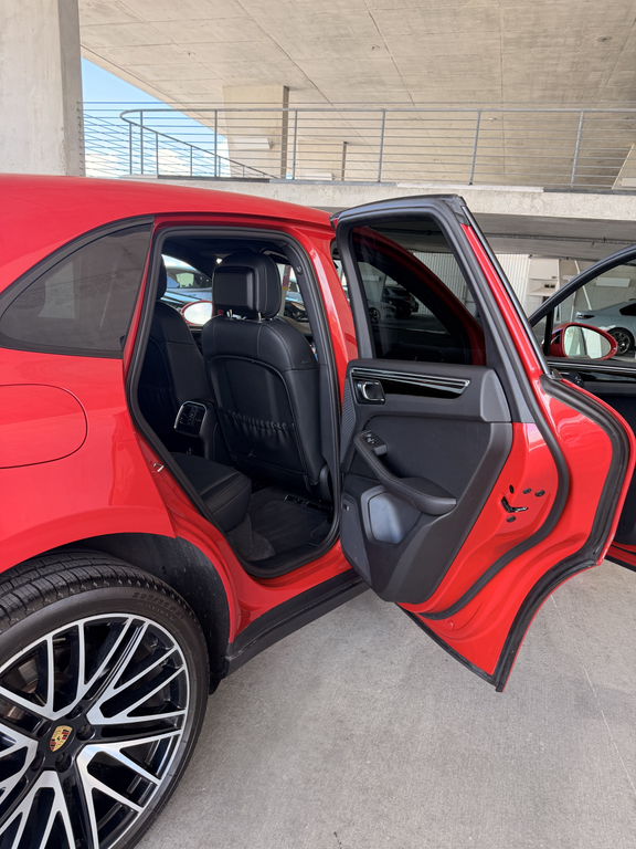 2023 Porsche MACAN — миниатюра 17