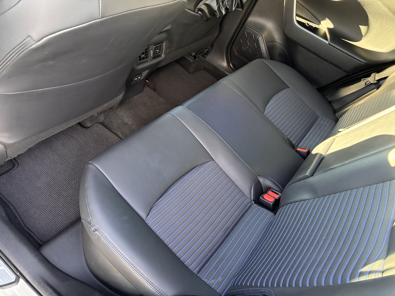 صورة 9 لـ 2022 Toyota RAV4 HYBRID XSE