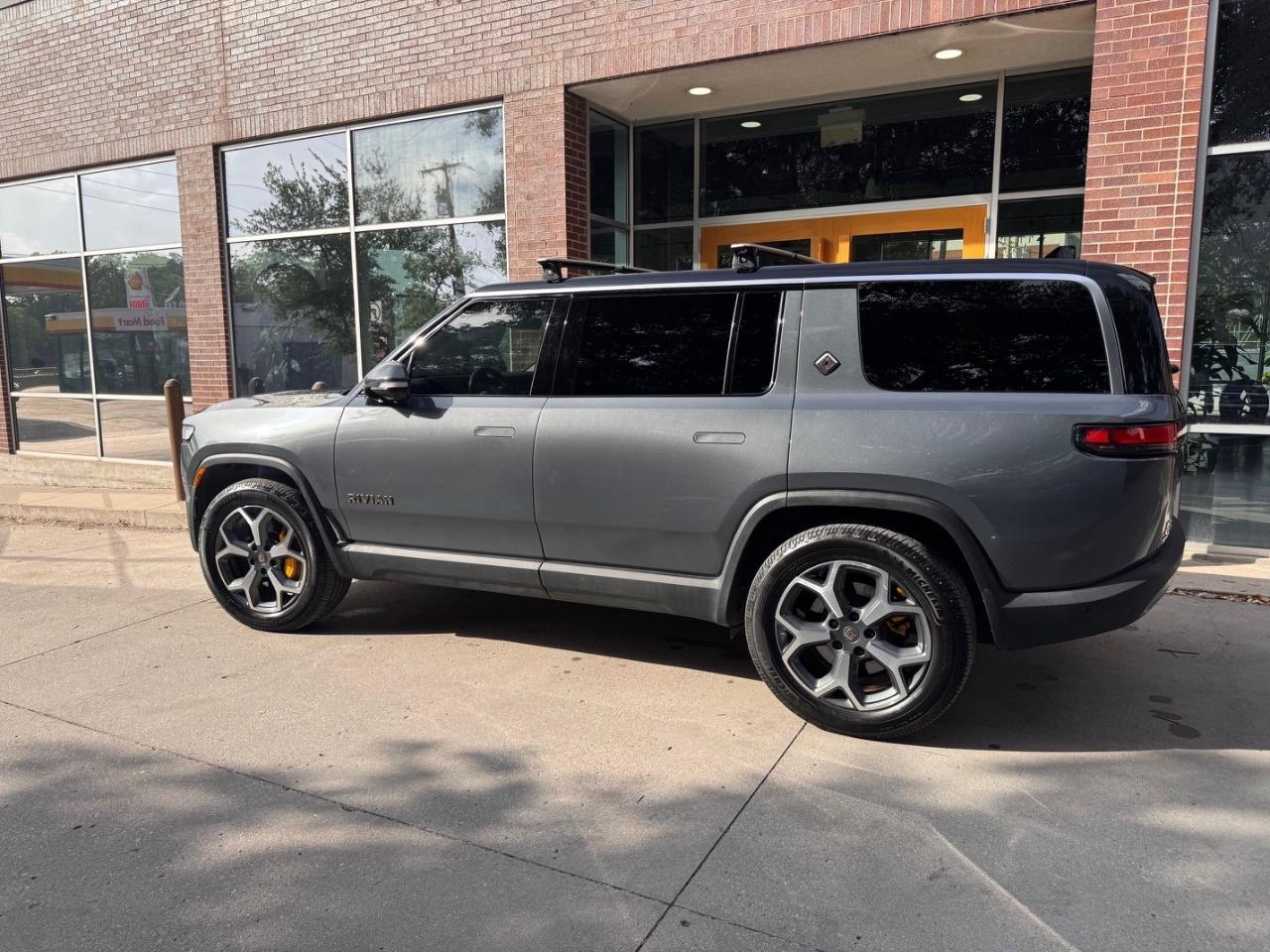 2023 Rivian R1S ADVENTURE QUAD-MOTOR LARGE PACKAGE 照片 9
