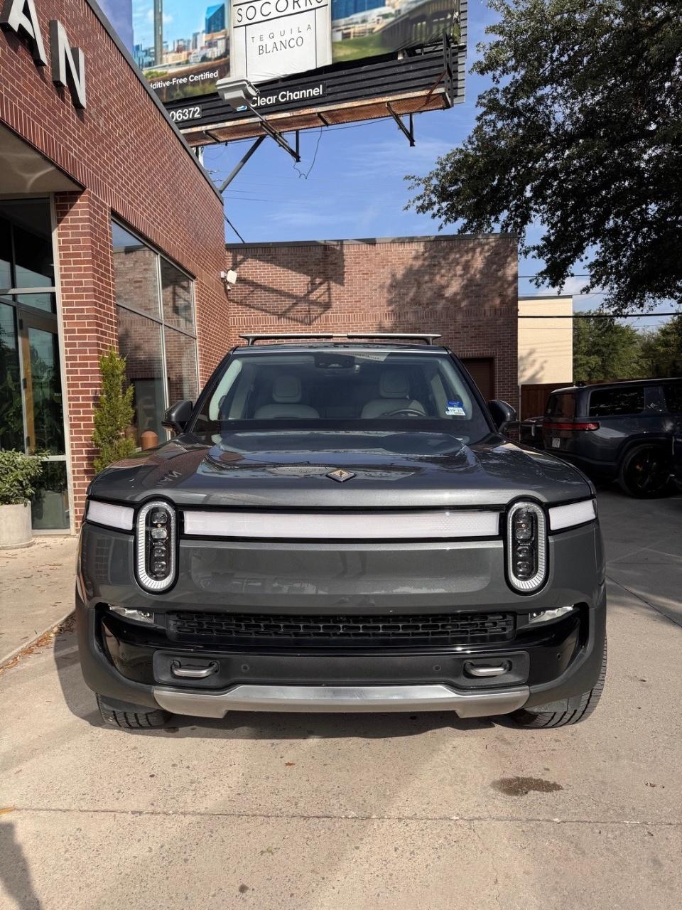 2023 Rivian R1S ADVENTURE QUAD-MOTOR LARGE PACKAGE 照片 8