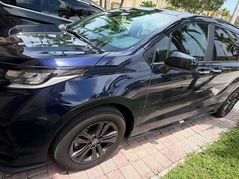 2025 Toyota SIENNA XSE 照片 3