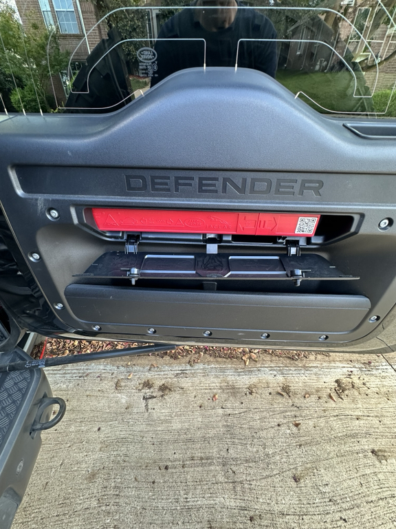 صورة 27 لـ 2024 LAND Rover DEFENDER 130 P400 OUTBOUND