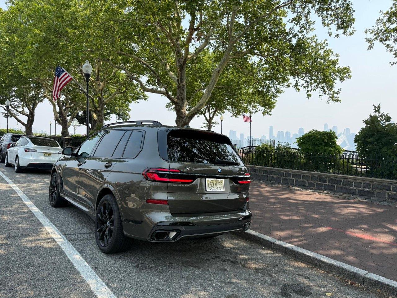 صورة 7 لـ 2025 BMW X7 XDRIVE40I