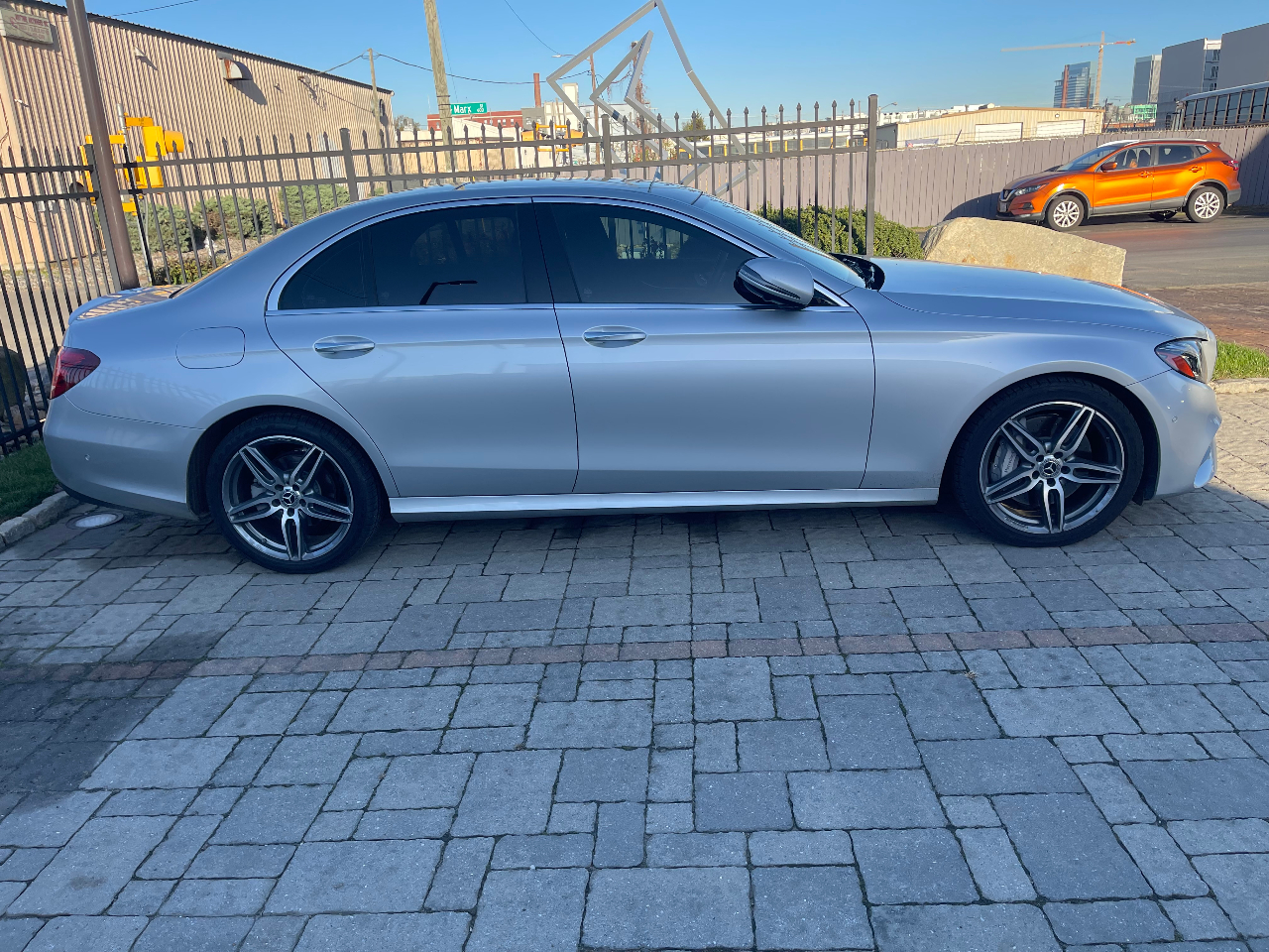 MERCEDES-BENZ E-CLASS - 4