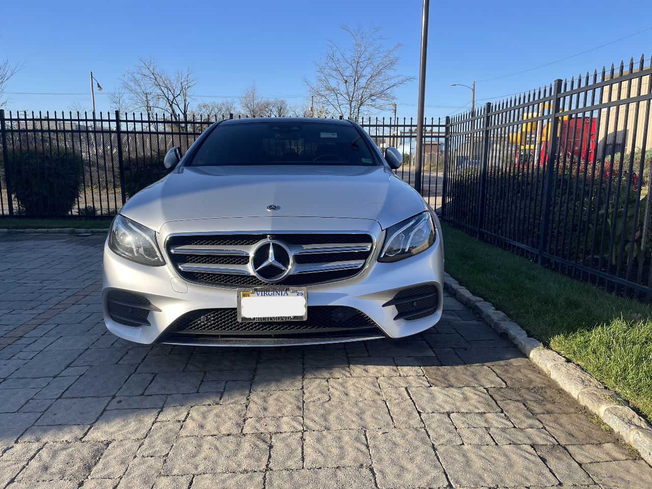 MERCEDES-BENZ E-CLASS - 1