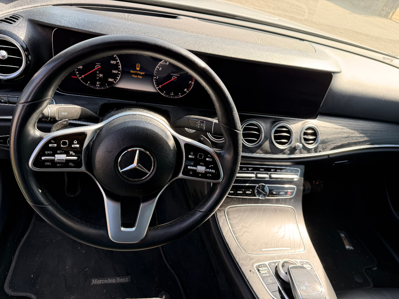 MERCEDES-BENZ E-CLASS - 6