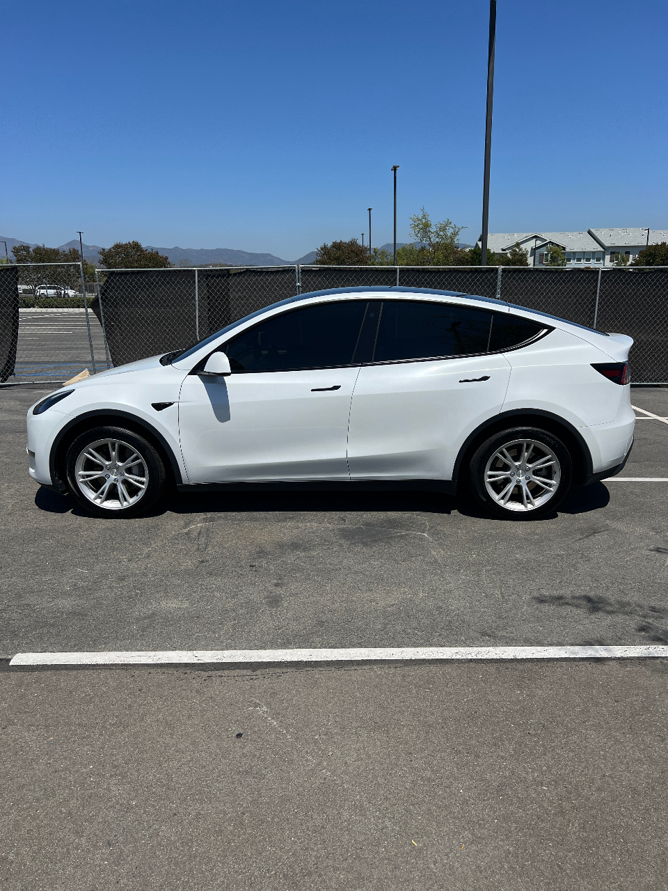 TESLA MODEL Y LONG RANGE - 8