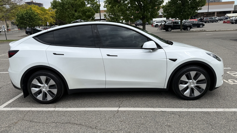 TESLA MODEL Y LONG RANGE - 4