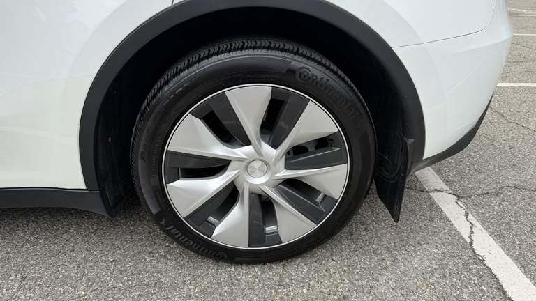 TESLA MODEL Y LONG RANGE - 10