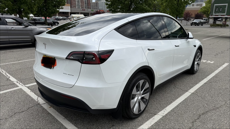 TESLA MODEL Y LONG RANGE - 5