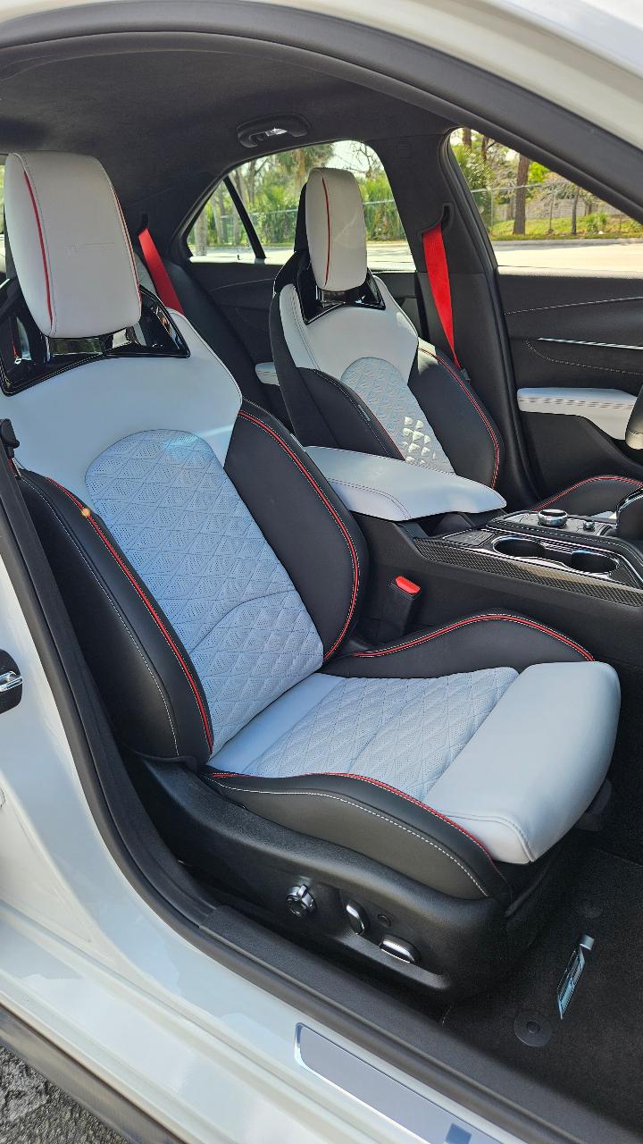 2024 Cadillac CT4-V BLACKWING 照片 2