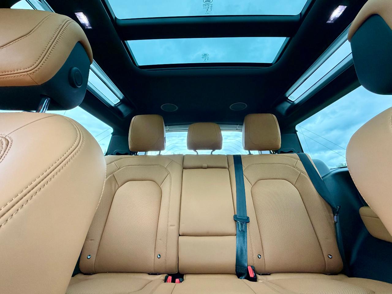 صورة 8 لـ 2023 LAND Rover DEFENDER V8